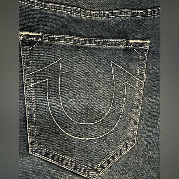 True Religion Geno SN Relaxed Slim Jeans Size 38x32 Dark Smoky Wash - Picture 7 of 13